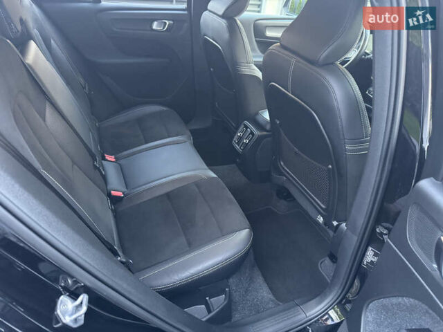 Черный Вольво XC40, объемом двигателя 0 л и пробегом 73 тыс. км за 26500 $, фото 77 на Automoto.ua