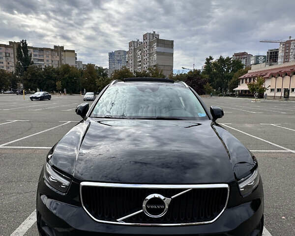 Чорний Вольво XC40, об'ємом двигуна 1.97 л та пробігом 42 тис. км за 27300 $, фото 1 на Automoto.ua