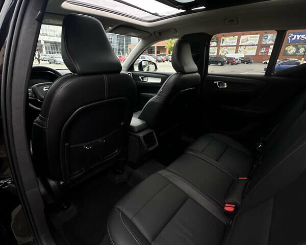 Чорний Вольво XC40, об'ємом двигуна 1.97 л та пробігом 42 тис. км за 27300 $, фото 18 на Automoto.ua