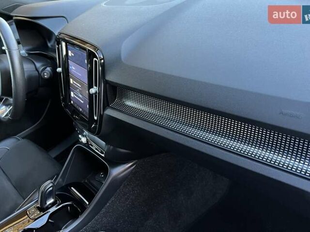 Черный Вольво XC40, объемом двигателя 0 л и пробегом 99 тыс. км за 25950 $, фото 120 на Automoto.ua