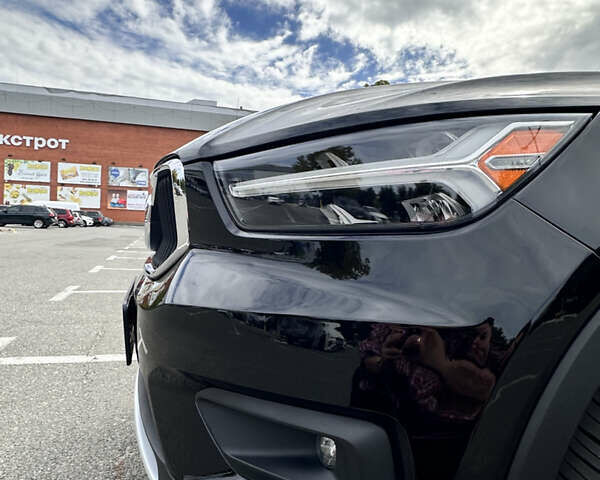 Чорний Вольво XC40, об'ємом двигуна 1.97 л та пробігом 42 тис. км за 27300 $, фото 5 на Automoto.ua