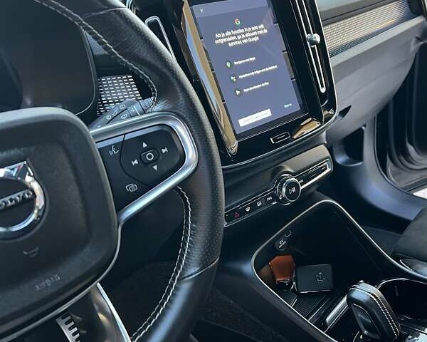 Черный Вольво XC40, объемом двигателя 0 л и пробегом 99 тыс. км за 25950 $, фото 48 на Automoto.ua