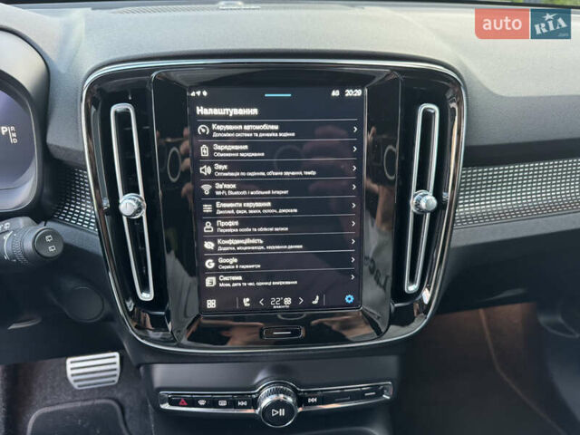 Черный Вольво XC40, объемом двигателя 0 л и пробегом 73 тыс. км за 26500 $, фото 45 на Automoto.ua