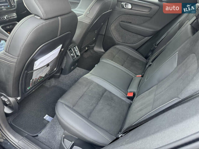Черный Вольво XC40, объемом двигателя 0 л и пробегом 162 тыс. км за 25300 $, фото 6 на Automoto.ua