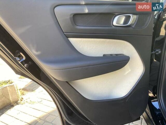 Вольво XC40 2022 в Одессе на Automoto.ua Черный Вольво XC40, объемом двигателя 1.97 л и пробегом 18 тыс. км за 34900 $, фото 31 на Automoto.ua