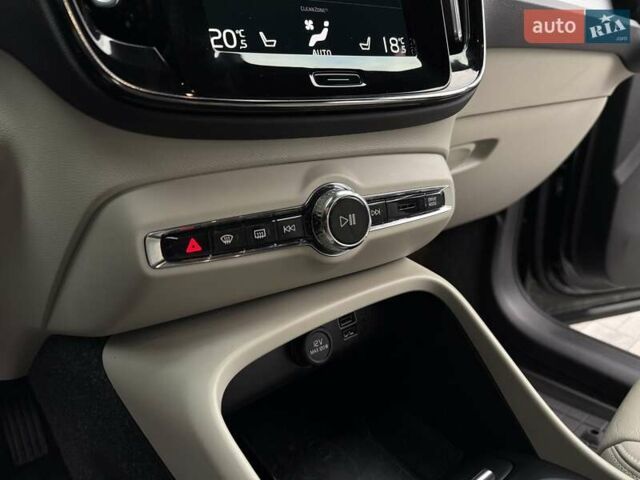 Черный Вольво XC40, объемом двигателя 1.97 л и пробегом 44 тыс. км за 25900 $, фото 22 на Automoto.ua