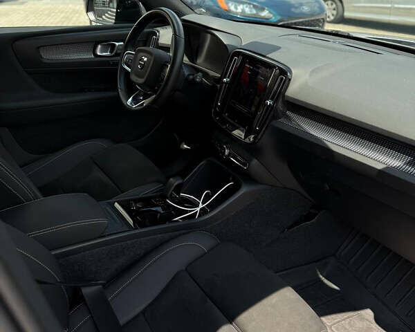 Чорний Вольво XC40, об'ємом двигуна 0 л та пробігом 84 тис. км за 25000 $, фото 3 на Automoto.ua