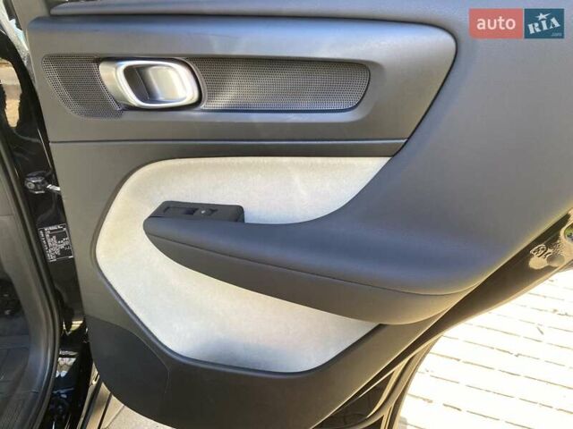 Вольво XC40 2022 в Одессе на Automoto.ua Черный Вольво XC40, объемом двигателя 1.97 л и пробегом 18 тыс. км за 34900 $, фото 32 на Automoto.ua