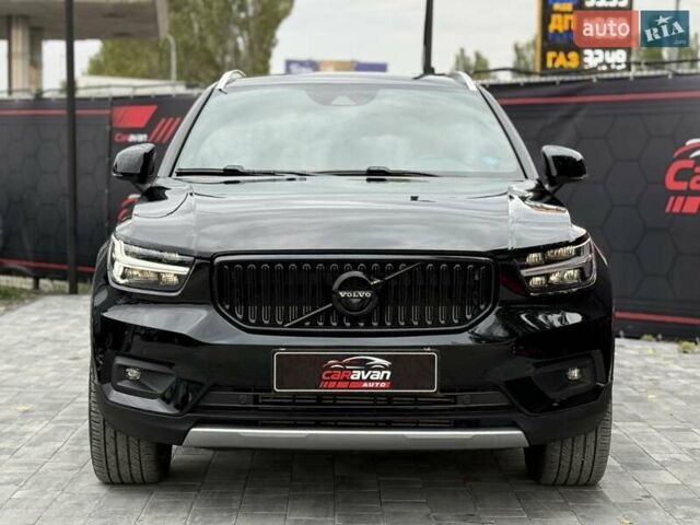 Черный Вольво XC40, объемом двигателя 1.97 л и пробегом 44 тыс. км за 25900 $, фото 2 на Automoto.ua