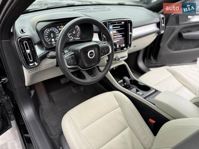 Черный Вольво XC40, объемом двигателя 1.97 л и пробегом 44 тыс. км за 25900 $, фото 14 на Automoto.ua