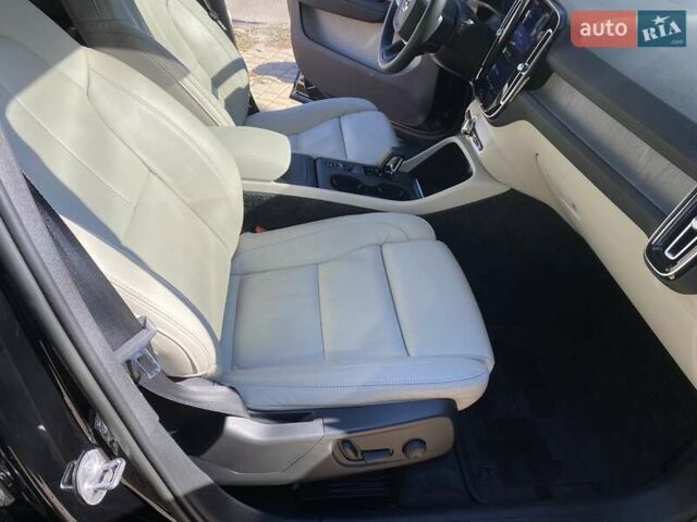 Вольво XC40 2022 в Одессе на Automoto.ua Черный Вольво XC40, объемом двигателя 1.97 л и пробегом 18 тыс. км за 34900 $, фото 26 на Automoto.ua