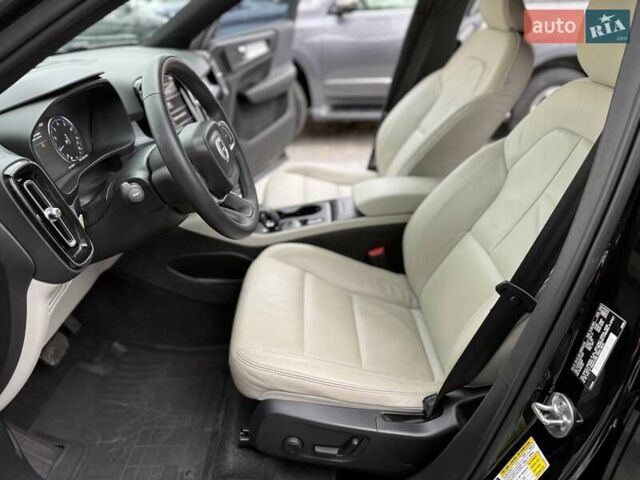 Черный Вольво XC40, объемом двигателя 1.97 л и пробегом 44 тыс. км за 25900 $, фото 16 на Automoto.ua