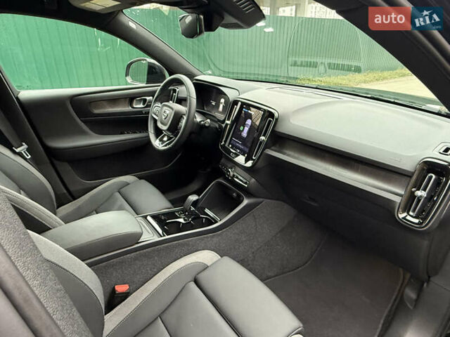 Черный Вольво XC40, объемом двигателя 0 л и пробегом 28 тыс. км за 27500 $, фото 31 на Automoto.ua