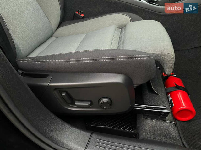 Черный Вольво XC40, объемом двигателя 1.48 л и пробегом 89 тыс. км за 35000 $, фото 41 на Automoto.ua