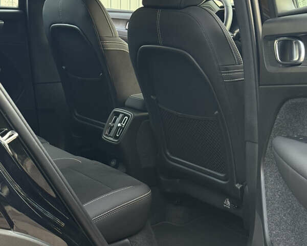 Черный Вольво XC40, объемом двигателя 0 л и пробегом 16 тыс. км за 28700 $, фото 13 на Automoto.ua