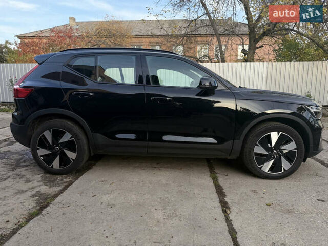 Черный Вольво XC40, объемом двигателя 0 л и пробегом 16 тыс. км за 28700 $, фото 2 на Automoto.ua