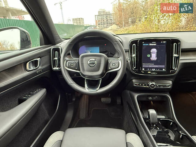 Черный Вольво XC40, объемом двигателя 0 л и пробегом 28 тыс. км за 27500 $, фото 30 на Automoto.ua