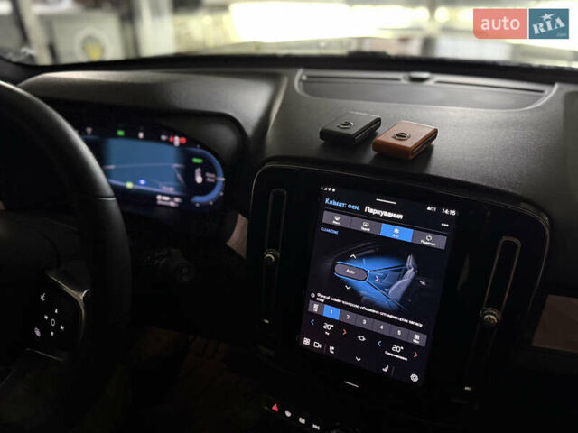 Черный Вольво XC40, объемом двигателя 0 л и пробегом 16 тыс. км за 28700 $, фото 14 на Automoto.ua