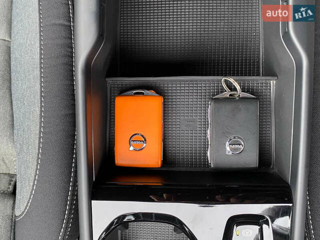 Черный Вольво XC40, объемом двигателя 1.48 л и пробегом 89 тыс. км за 35000 $, фото 25 на Automoto.ua