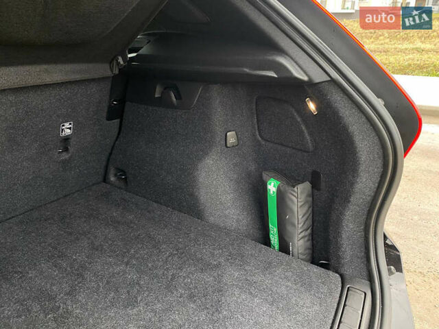 Черный Вольво XC40, объемом двигателя 1.48 л и пробегом 89 тыс. км за 35000 $, фото 51 на Automoto.ua