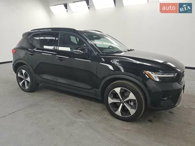 Чорний Вольво XC40, об'ємом двигуна 1.97 л та пробігом 116 тис. км за 10100 $, фото 3 на Automoto.ua