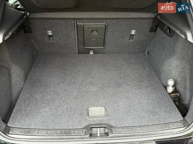 Черный Вольво XC40, объемом двигателя 0 л и пробегом 28 тыс. км за 27500 $, фото 25 на Automoto.ua