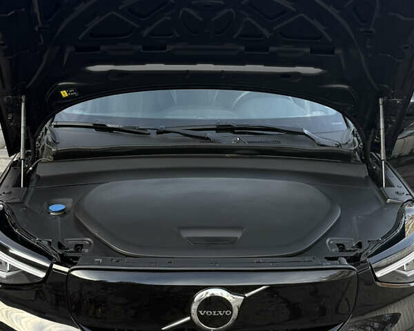 Черный Вольво XC40, объемом двигателя 0 л и пробегом 16 тыс. км за 28700 $, фото 6 на Automoto.ua