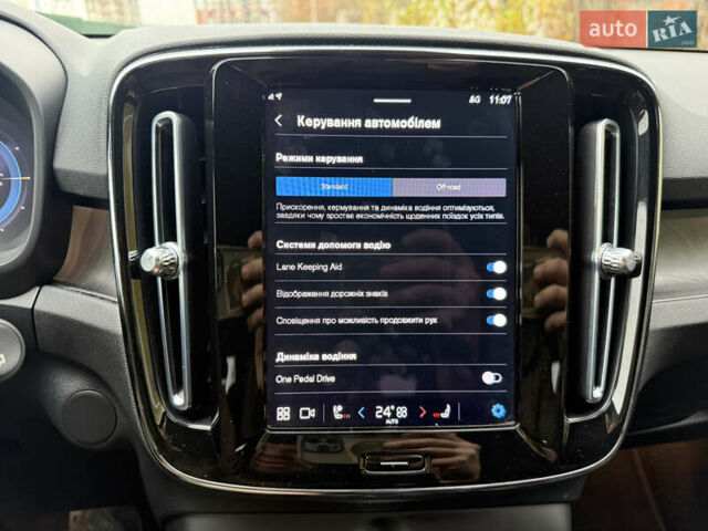 Черный Вольво XC40, объемом двигателя 0 л и пробегом 28 тыс. км за 27500 $, фото 50 на Automoto.ua