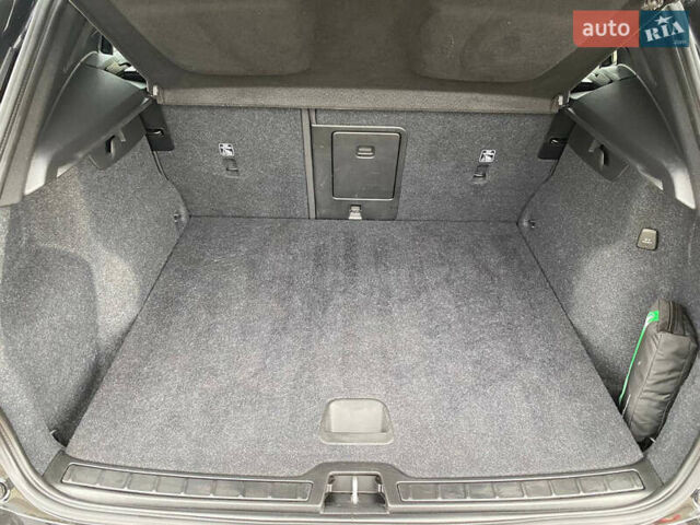 Черный Вольво XC40, объемом двигателя 1.48 л и пробегом 89 тыс. км за 35000 $, фото 50 на Automoto.ua