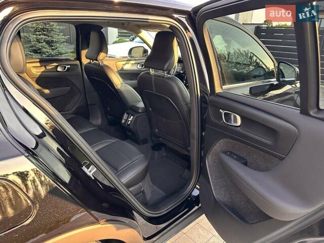 Чорний Вольво XC40, об'ємом двигуна 1.97 л та пробігом 14 тис. км за 31700 $, фото 20 на Automoto.ua