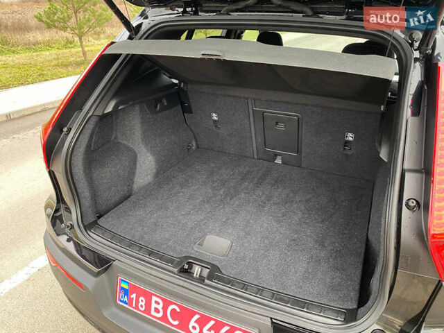 Черный Вольво XC40, объемом двигателя 1.48 л и пробегом 89 тыс. км за 35000 $, фото 49 на Automoto.ua