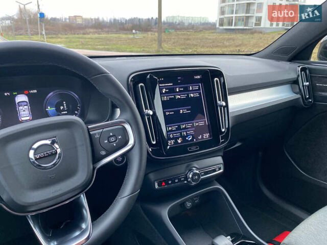 Черный Вольво XC40, объемом двигателя 1.48 л и пробегом 89 тыс. км за 35000 $, фото 23 на Automoto.ua