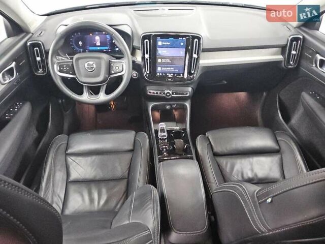 Чорний Вольво XC40, об'ємом двигуна 1.97 л та пробігом 116 тис. км за 10100 $, фото 7 на Automoto.ua