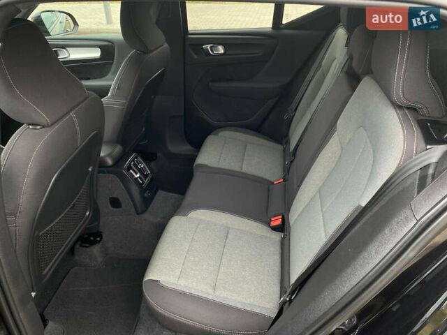 Черный Вольво XC40, объемом двигателя 1.48 л и пробегом 89 тыс. км за 35000 $, фото 44 на Automoto.ua