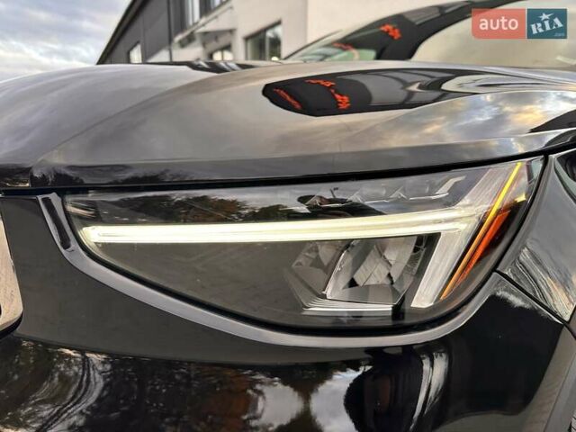 Черный Вольво XC40, объемом двигателя 1.97 л и пробегом 15 тыс. км за 28500 $, фото 1 на Automoto.ua