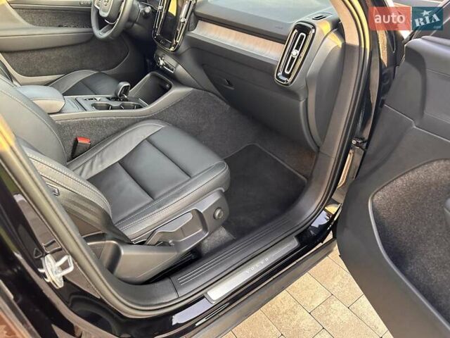 Чорний Вольво XC40, об'ємом двигуна 1.97 л та пробігом 14 тис. км за 31700 $, фото 18 на Automoto.ua