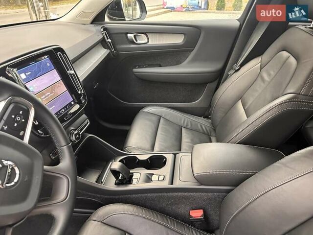 Черный Вольво XC40, объемом двигателя 1.97 л и пробегом 15 тыс. км за 28500 $, фото 13 на Automoto.ua
