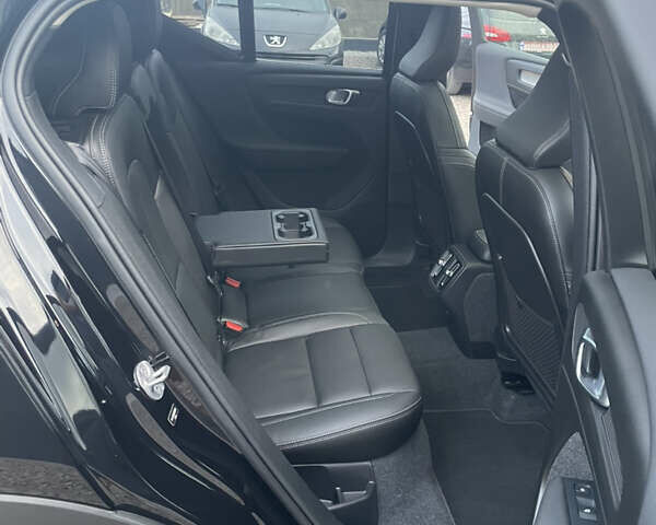 Черный Вольво XC40, объемом двигателя 2 л и пробегом 13 тыс. км за 39000 $, фото 62 на Automoto.ua