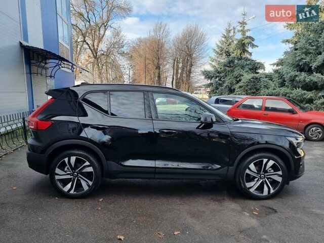 Черный Вольво XC40, объемом двигателя 1.97 л и пробегом 5 тыс. км за 33900 $, фото 4 на Automoto.ua