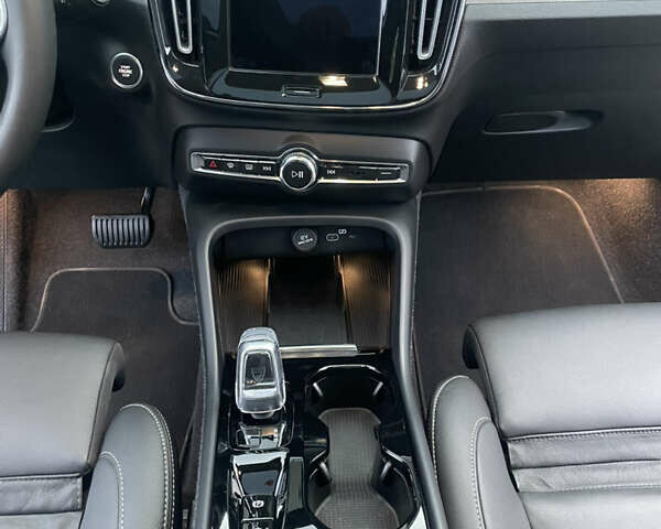 Черный Вольво XC40, объемом двигателя 2 л и пробегом 13 тыс. км за 39000 $, фото 73 на Automoto.ua