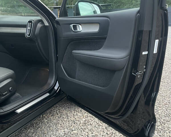 Черный Вольво XC40, объемом двигателя 2 л и пробегом 13 тыс. км за 39000 $, фото 55 на Automoto.ua