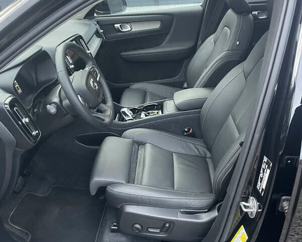 Черный Вольво XC40, объемом двигателя 2 л и пробегом 13 тыс. км за 39000 $, фото 53 на Automoto.ua