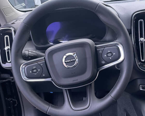 Черный Вольво XC40, объемом двигателя 2 л и пробегом 13 тыс. км за 39000 $, фото 74 на Automoto.ua