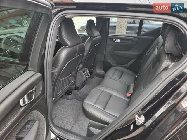 Черный Вольво XC40, объемом двигателя 1.97 л и пробегом 5 тыс. км за 33900 $, фото 10 на Automoto.ua