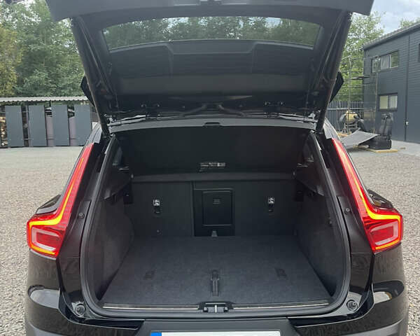 Черный Вольво XC40, объемом двигателя 2 л и пробегом 13 тыс. км за 39000 $, фото 35 на Automoto.ua
