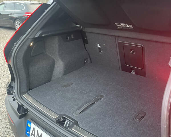 Черный Вольво XC40, объемом двигателя 2 л и пробегом 13 тыс. км за 39000 $, фото 37 на Automoto.ua