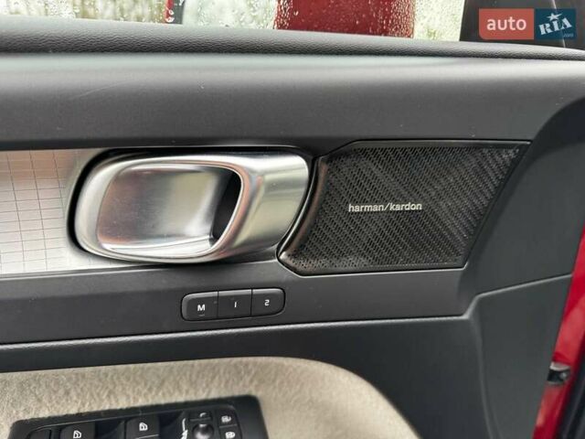 Красный Вольво XC40, объемом двигателя 2 л и пробегом 158 тыс. км за 20600 $, фото 21 на Automoto.ua