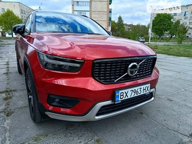 Вольво XC40 2020 в Славуте на Automoto.ua Красный Вольво XC40, объемом двигателя 1.97 л и пробегом 24 тыс. км за 38600 $, фото 4 на Automoto.ua