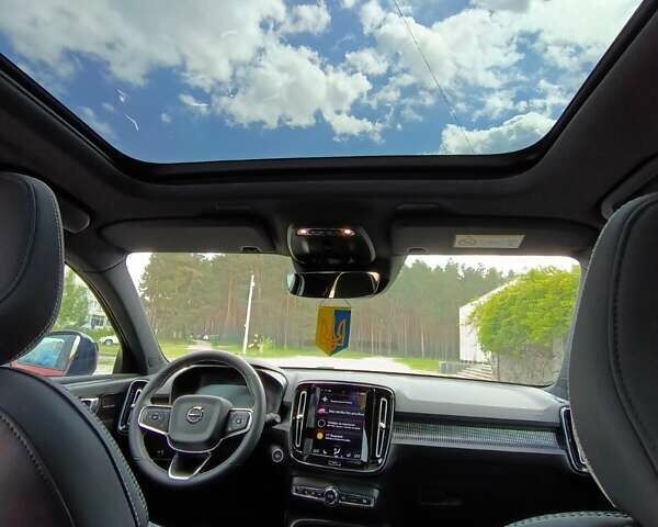 Вольво XC40 2020 в Славуте на Automoto.ua Красный Вольво XC40, объемом двигателя 1.97 л и пробегом 24 тыс. км за 38600 $, фото 23 на Automoto.ua