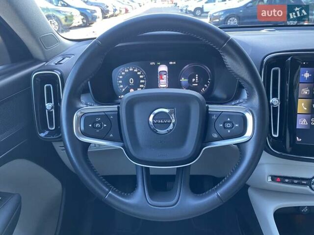 Красный Вольво XC40, объемом двигателя 1.48 л и пробегом 39 тыс. км за 31352 $, фото 21 на Automoto.ua